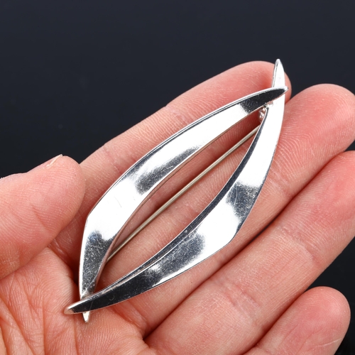 1377 - ULRICH - a Danish modernist sterling silver abstract boomerang brooch, length 68.5mm, 8.5g