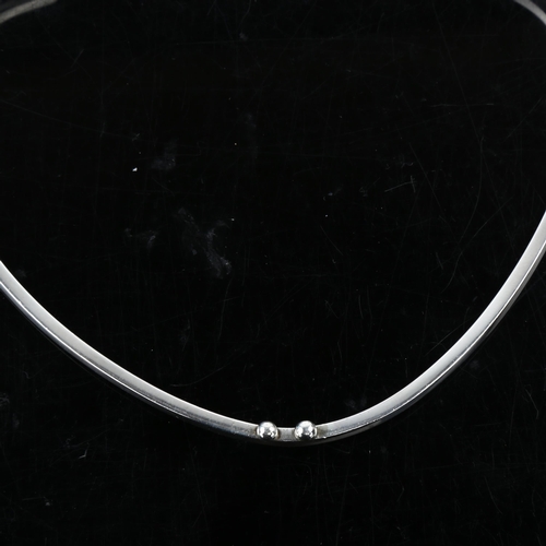 1397 - J RORVIG - a Danish modernist sterling silver neck torque, with bead decoration, band width 3mm, int... 