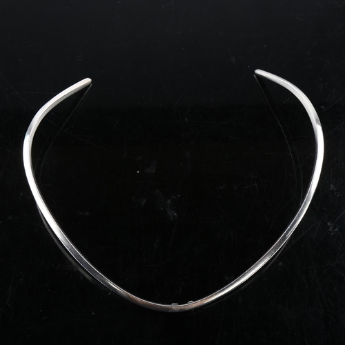 1397 - J RORVIG - a Danish modernist sterling silver neck torque, with bead decoration, band width 3mm, int... 