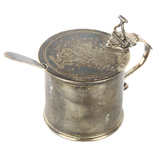 1465 - A George III silver drum mustard pot, by John Hutchinson, hallmarks Newcastle 1769, height 5.5cm, wi... 