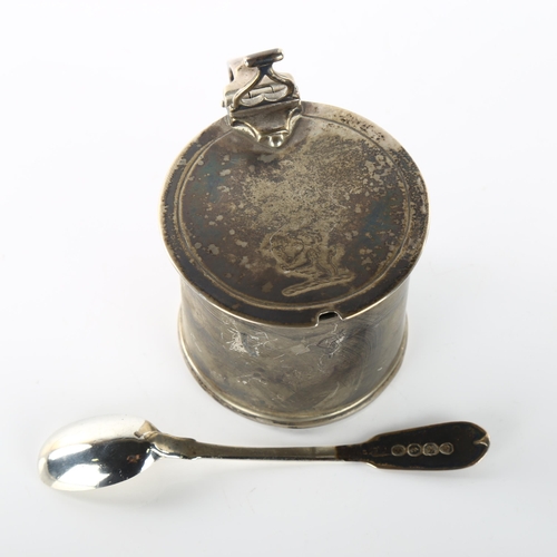 1465 - A George III silver drum mustard pot, by John Hutchinson, hallmarks Newcastle 1769, height 5.5cm, wi... 