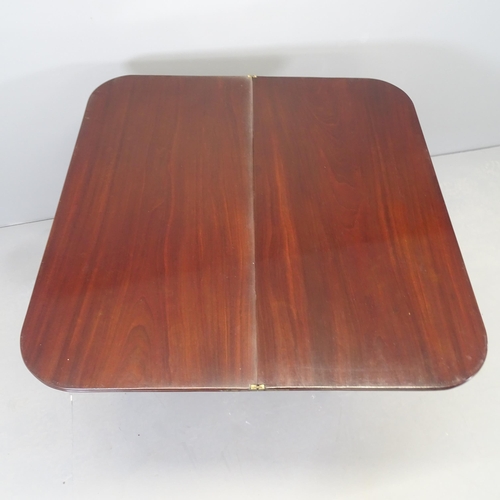 2539 - A Regency mahogany fold-over tea table. 92x71x45cm