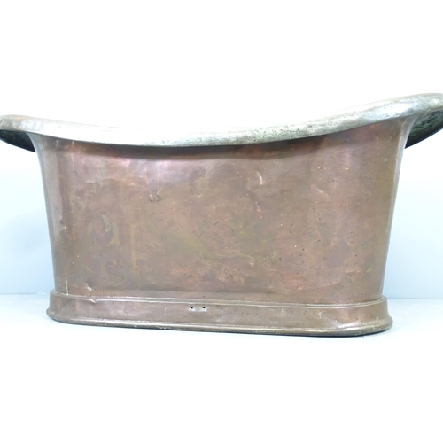 2559 - A 19th century copper bateau bath, 170x78x80cm