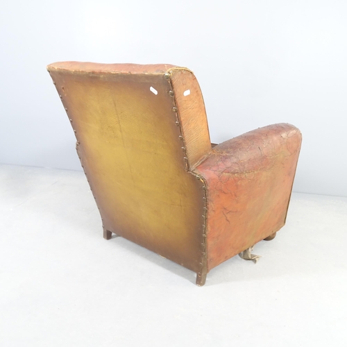 2582 - A pair of antique leather club armchairs. Overall 82x78x85cm, seat 56x40x52cm