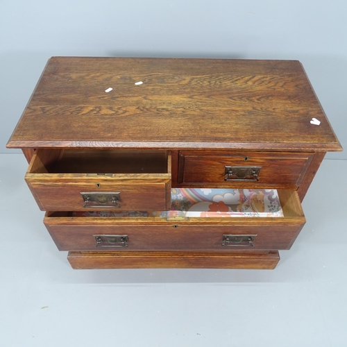 2139 - An early 20th century oak chest of two short and two long drawers. 92x77x47cm