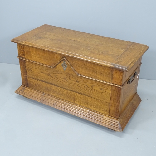 2146 - An unusual antique oak coffer. 90x50x40cm