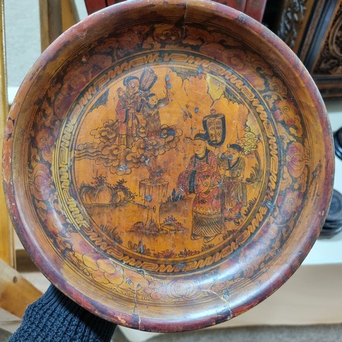 236 - 2 Chinese wooden and decorated lacquer plates, largest diameter 29cm