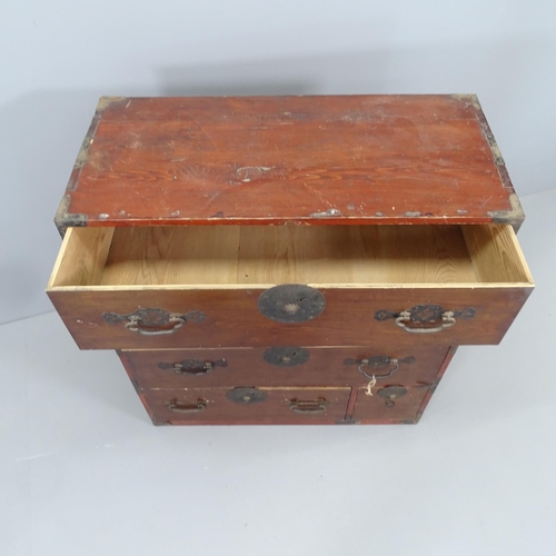 2181 - A late 20th century Japanese elm Tansu chest of three long and two short drawers. 85x93x40cm.