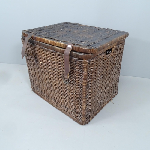 2185 - A vintage wicker laundry basket. 68x58x56cm.