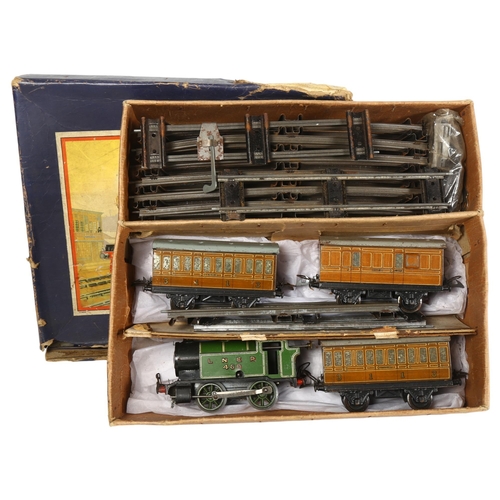 132 - HORNBY -a clockwork O gauge Hornby train no. 101 Tank Passenger set, complete and in original box