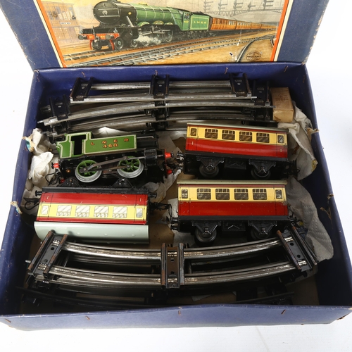 134 - HORNBY - a clockwork O gauge Hornby train no. 101 tank passenger set, complete and in original box