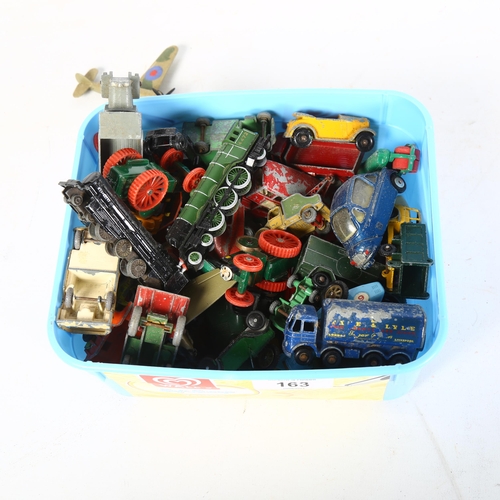 163 - A quantity of Vintage diecast vehicles, including Dinky, Lesney, Corgi, Matchbox etc, including a 19... 