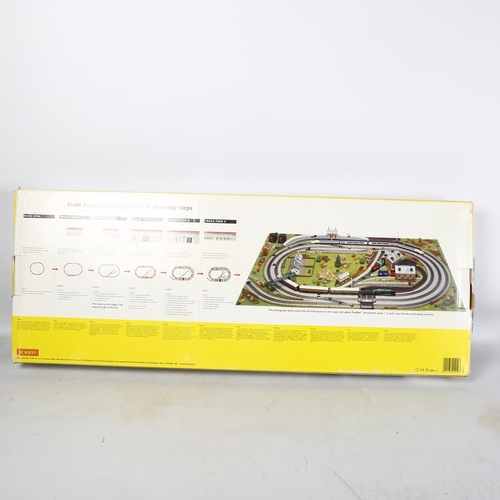 184 - HORNBY - Flying Scotsman OO gauge electric train set, model R1019, complete in original box