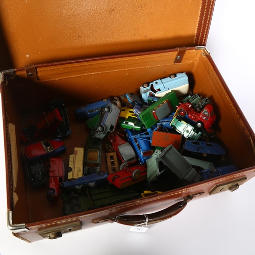 237 - A quantity of loose diecast vehicles, including Dinky Toys, Corgi Toys, Lesney etc, including such v... 