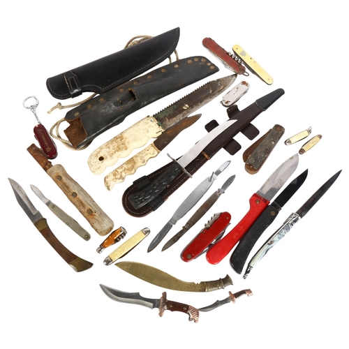 392 - Various hunting knives, utility knives and Swiss Army knives