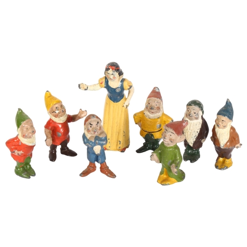 393 - A Britains Snow White and the Seven Dwarfs lead figure set