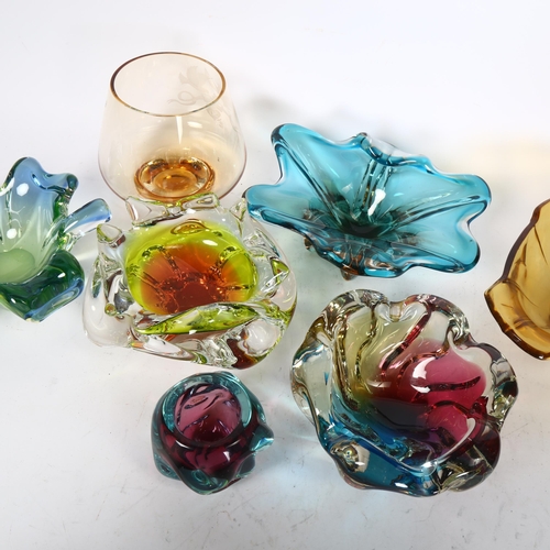 465 - A group of Art glass bowls and dishes, all unsigned, including a green and blue leaf decorative bowl... 