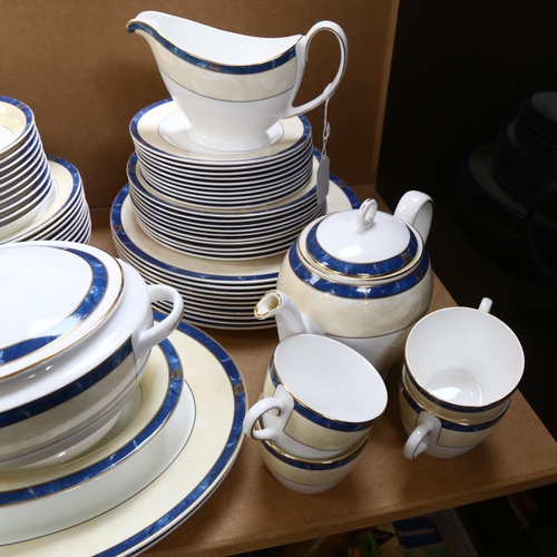 467 - WEDGWOOD ALEXANDRIA - a 10 setting dinner service, comprising 10 x dinner plates, side plates, soup ... 