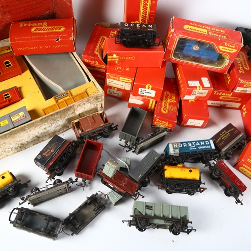 50 - TRI-ANG - a quantity of Tri-ang Railways OO gauge models and associated accessories, including some ... 