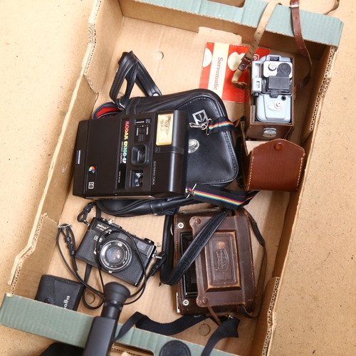 544 - A quantity of Vintage cameras and accessories, including a Zeiss Ikon Superikonta 530/2 fold-out cam... 