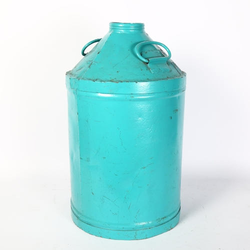 566 - A Vintage oil can 