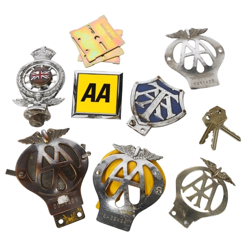 582 - A collection of Vintage car badges, including RAC and AA