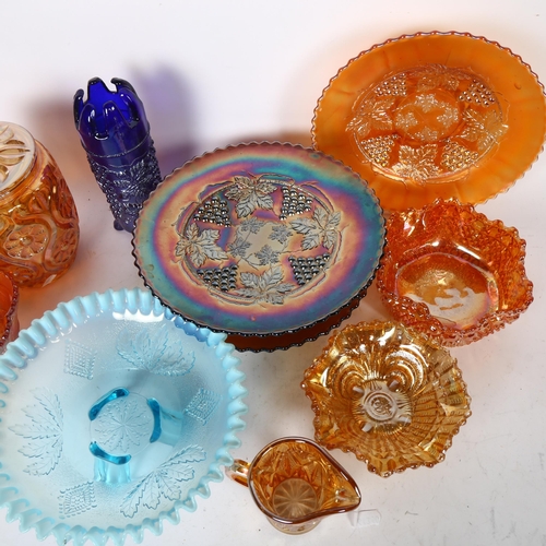 604 - Various pieces of Carnival glass, including 3 grape and vine pattern footed bowls (10)