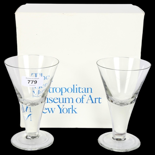 779 - A pair of boxed goblets produced by the Metropolitan Museum of Art New York, height 15cm