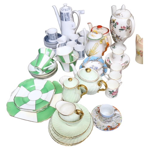 911 - A Tuscan Manhattan coffee set for 6 people, a Wedgwood Charwood coffee pot with 4 coffee cans and sa... 