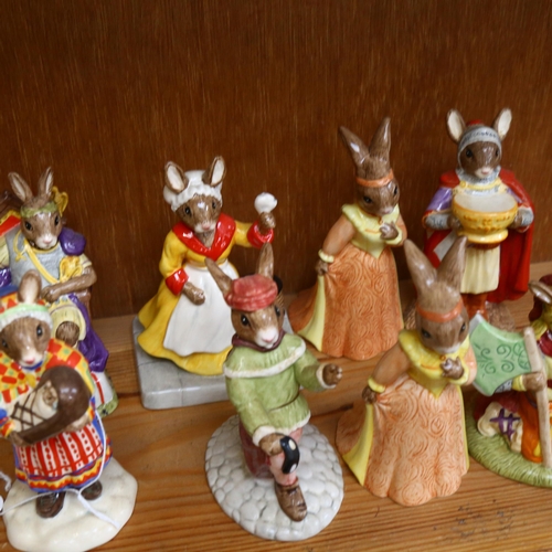 949 - A group of 8 Royal Doulton Bunnykins figures