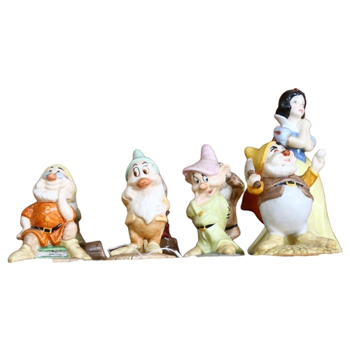 959 - Royal Doulton Disney Snow White, 14cm, and the Seven Dwarfs