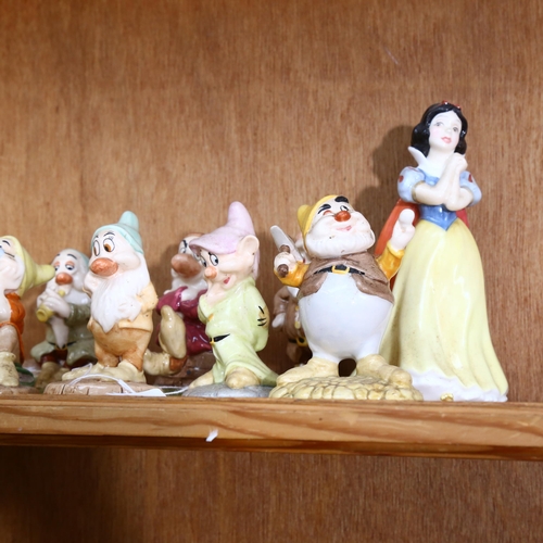 959 - Royal Doulton Disney Snow White, 14cm, and the Seven Dwarfs