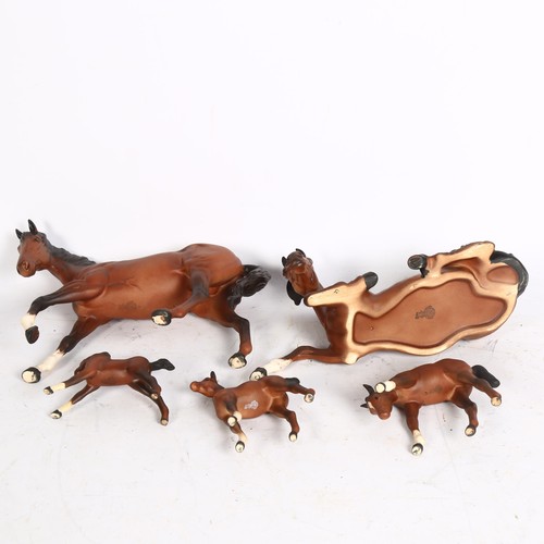 865 - A group of Royal Doulton horses (5)