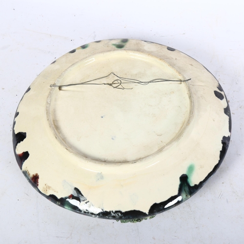 1024 - A Portuguese Majolica Palissy style crab plate, diameter 22cm