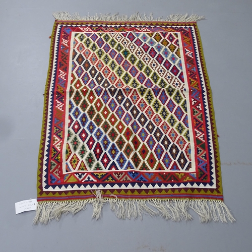 2305 - A Iranian fine Kilim rug. 146x105.