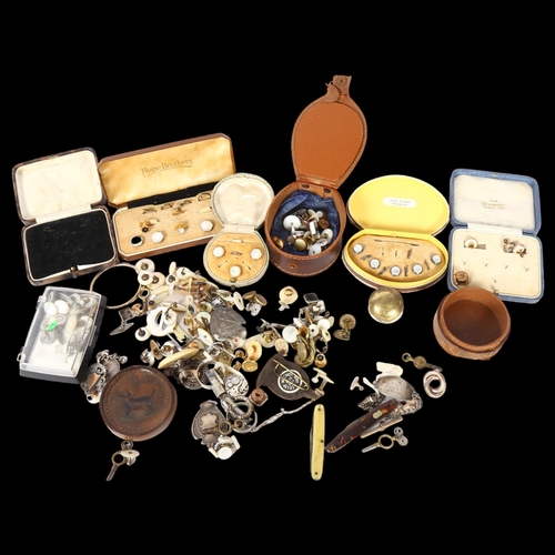 1135 - Various mother-of-pearl studs, cufflinks etc