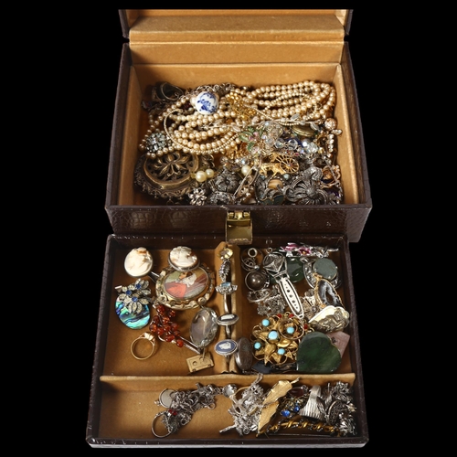 1159 - A group of various costume jewellery, including some silver, Wedgwood panel rings, hair panel brooch... 