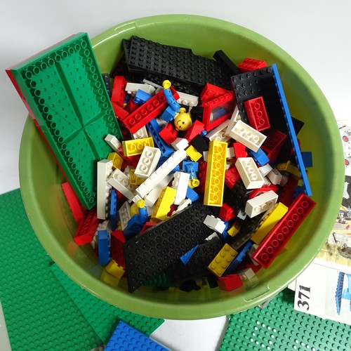 1069 - A quantity of lego, including instruction leaflets and baseboards.