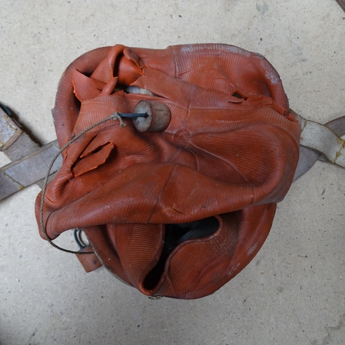 668 - A Proto rescue apparatus by Siebe Gorman & Co, London ( Early breathing apparatus)