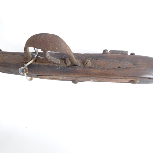 336 - A flintlock rifle, length 157cm