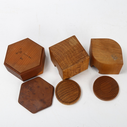 508 - Desmond Ryan, 3 handmade wooden trinket boxes, circa 1990, makers stamps to base, tallest 5.5cm