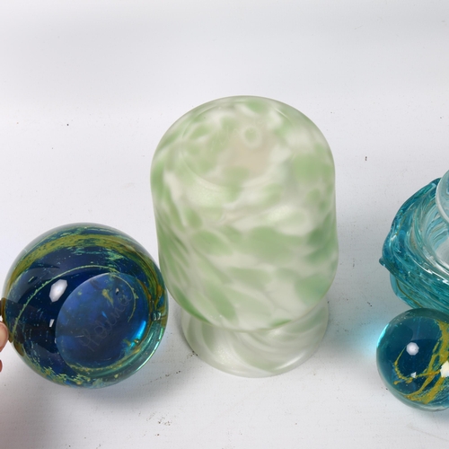 541 - 4 pieces of Mdina glass, all signed Mdina to base, tallest 19cm