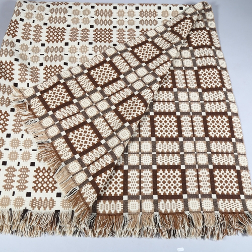 554 - A traditional Welsh reversible blanket, Trefiwi Woollen Mills, with makers label, Circa 1960s', 240 ... 