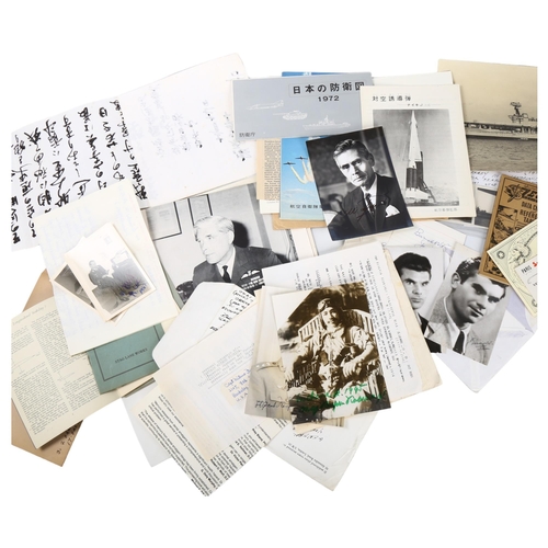 277 - A group of ephemera and photographs, including Second World War Period signed photographs of Japanes... 