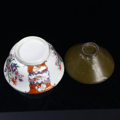 290 - An Antique Chinese export enamelled tea bowl, together with a green glazed tea bowl, largest diamete... 