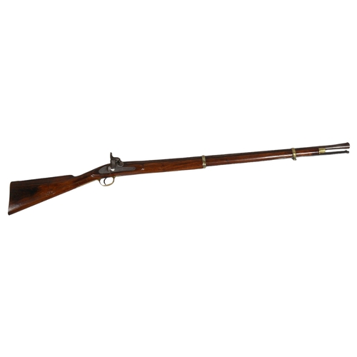 318 - A 19th century military percussion rifle, barrel length 89cm, overall length 130cm