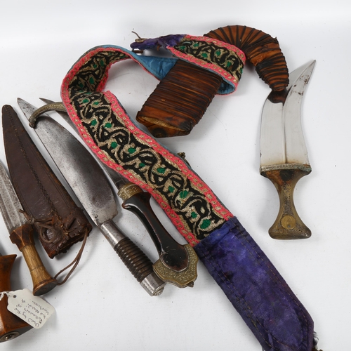 165 - A group of Middle Eastern knives (5)