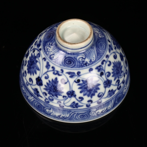 183 - A Chinese blue and white porcelain bowl, hand painted decoration, diameter 9cm