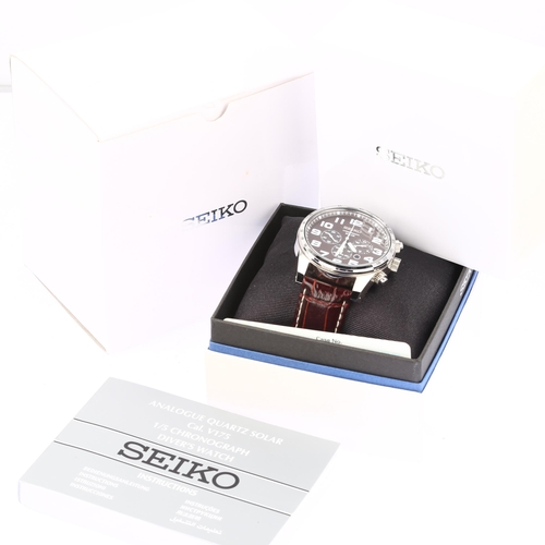 1015 - SEIKO - a stainless steel Solar quartz chronograph wristwatch, ref. V175-0CG0, maroon dial with lumi... 