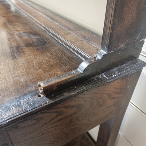 265 - A George III oak 2-section dresser, with open plate rack and 3 fitted drawers, and pot board below, ... 